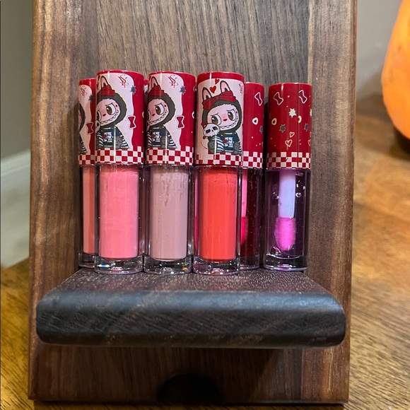 30 Piece LIp Gloss Set with pearl handle - Picture 6 of 6